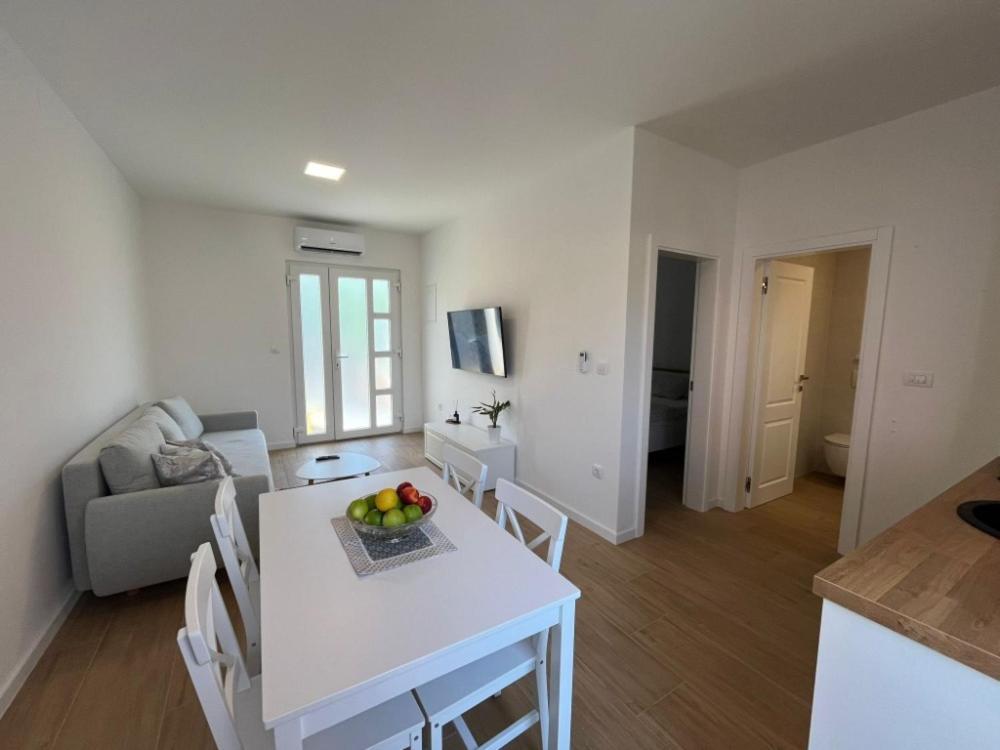 Apartments Laura 科尔丘拉 外观 照片