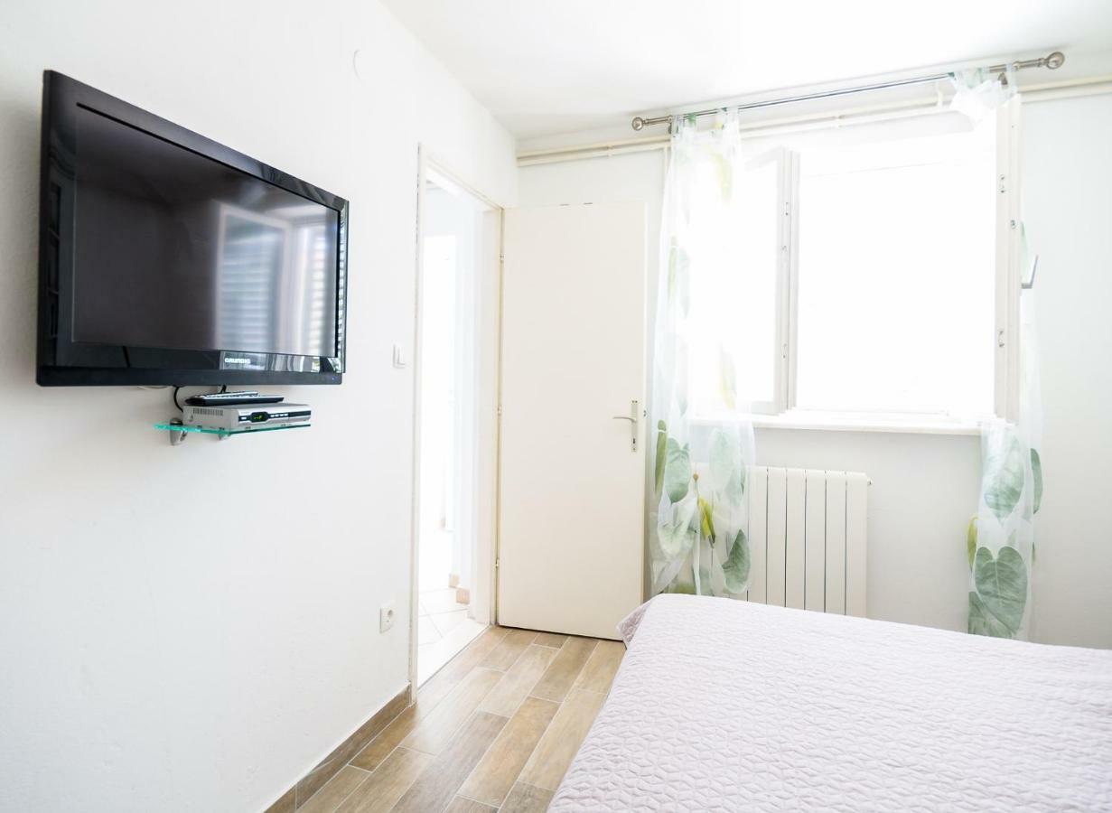 Apartments Laura 科尔丘拉 外观 照片